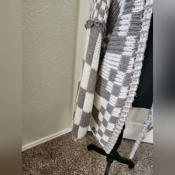 TALULAH Checkered Open-Front Cardigan - Brown and Cream S - Picture 4 of 12